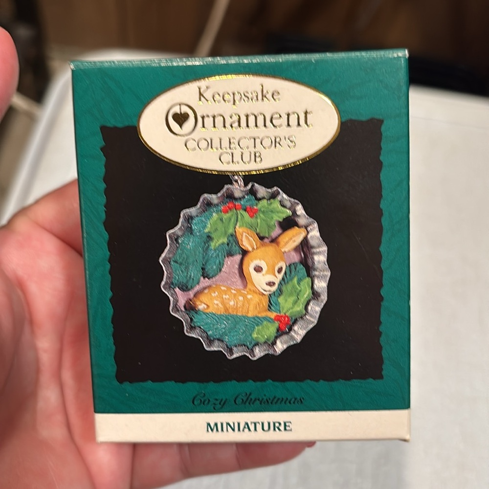KEEPSAKE ORNAMENT COLLECTORS CLUB COZY CHRISTMAS MINIATURE